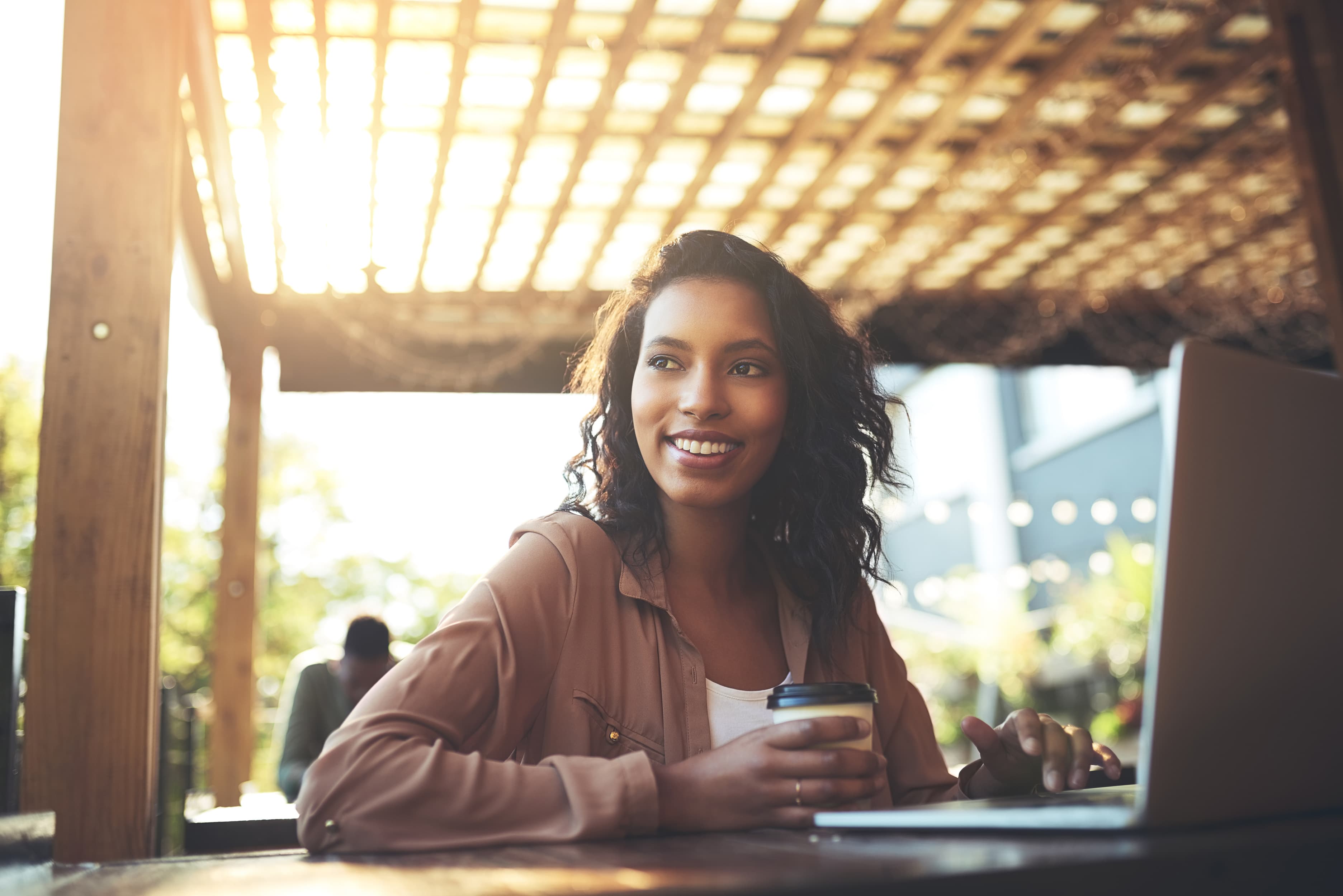 Pessoas trabalhando em um call center